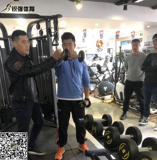 啞鈴使用2.jpg